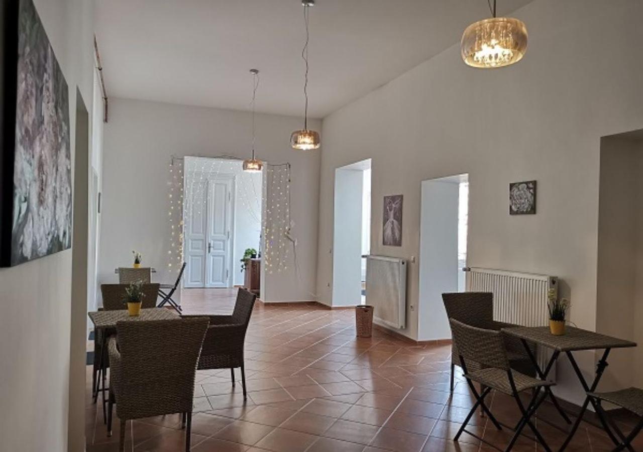 Villa Florencia Eger Exterior photo